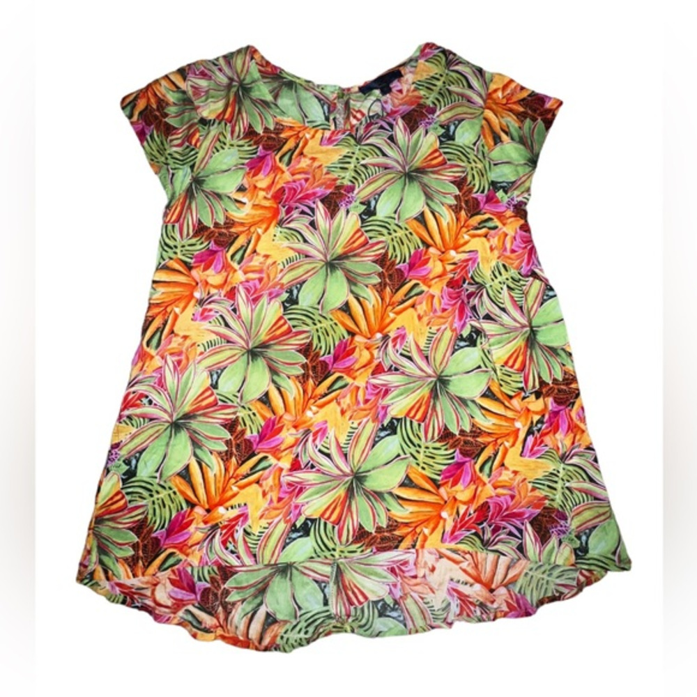Rachel Roy Blouse with Key Hole Button Closure in the Back i22